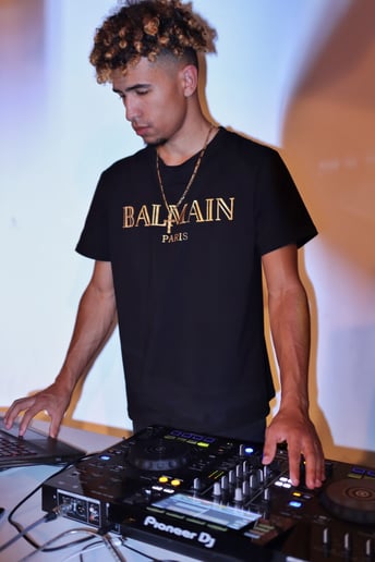 Gallery photo 10 of DJ Mike