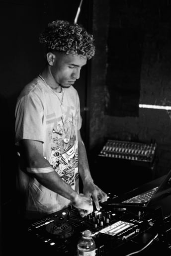 Gallery photo 7 of DJ Mike