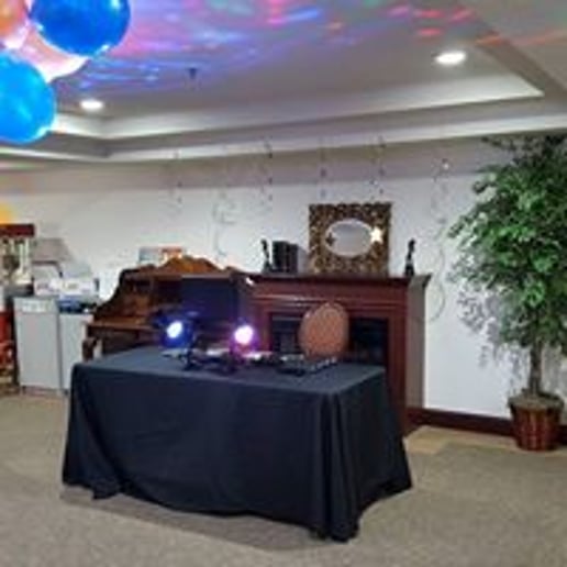 Gallery photo 1 of DJ Mikey Y