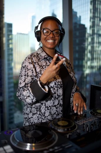 Gallery photo 1 of DJ MIXX America