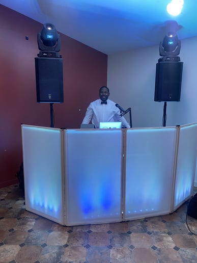 Gallery photo 5 of DJ Mo Will