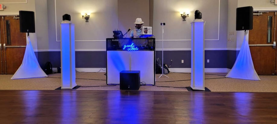 Gallery photo 3 of DJ Moefya