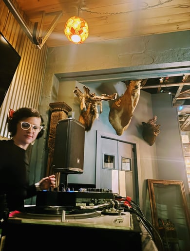 Gallery photo 5 of DJ MoMBoD