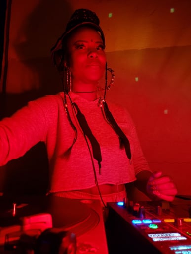 Gallery photo 7 of DJ Mystic Jane