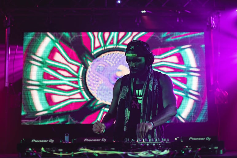Gallery photo 5 of DJ Alan