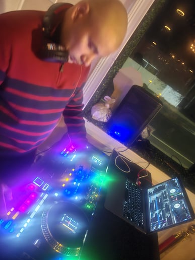 Gallery photo 4 of Event Djs and Lighting