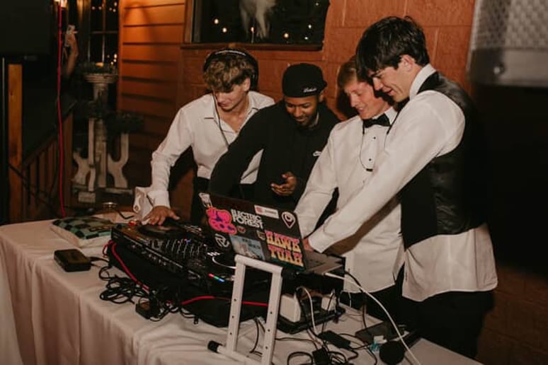 Gallery photo 1 of DJ Neo