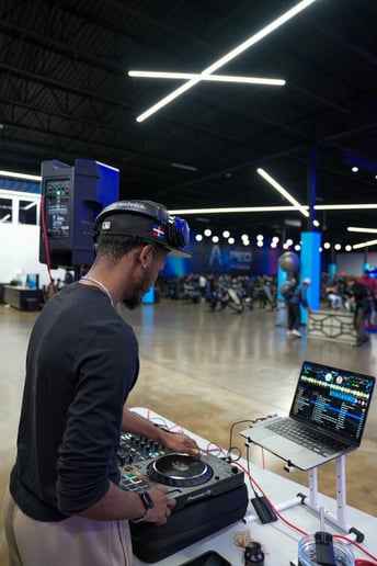 Gallery photo 10 of DJ Neo