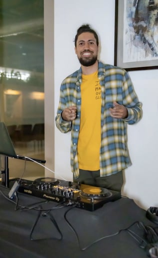 Gallery photo 1 of DJ Nice