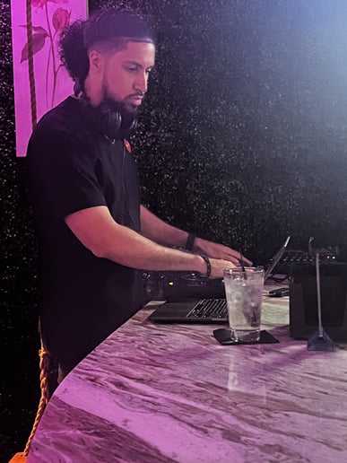Gallery photo 3 of DJ Nice