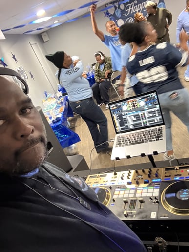 Gallery photo 3 of Dj NiceGuy