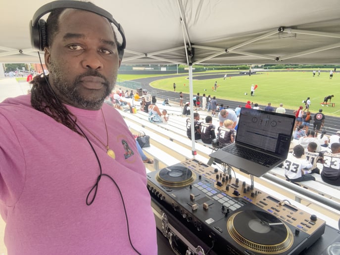 Gallery photo 4 of Dj NiceGuy