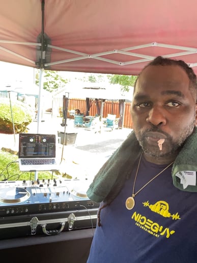 Gallery photo 5 of Dj NiceGuy