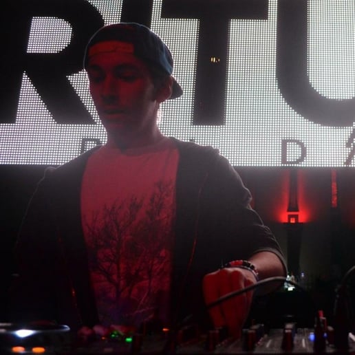 Gallery photo 6 of DJ Nicky Adams