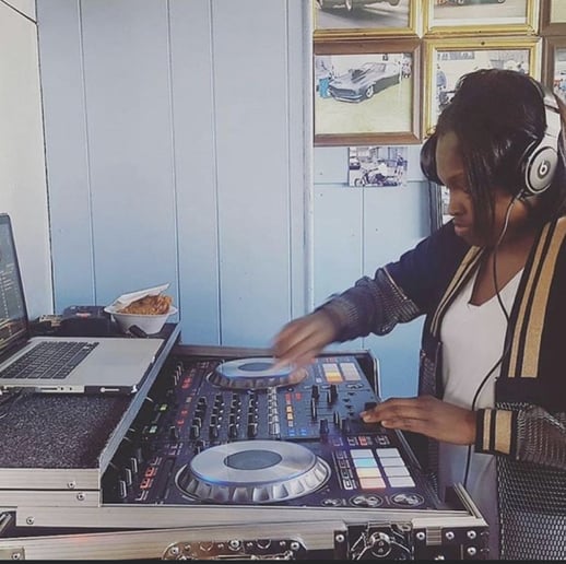Gallery photo 4 of DJ Nita-Don Mobile & Delivery Ent
