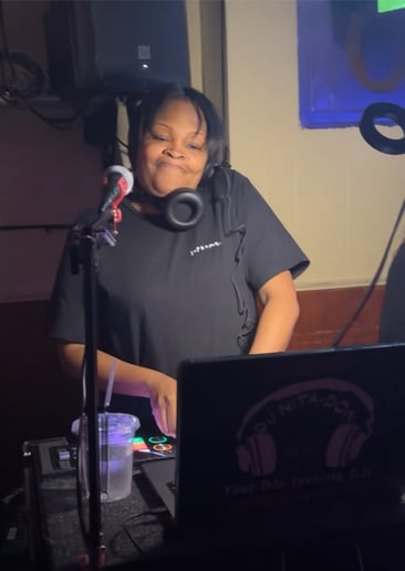 Gallery photo 6 of DJ Nita-Don Mobile & Delivery Ent
