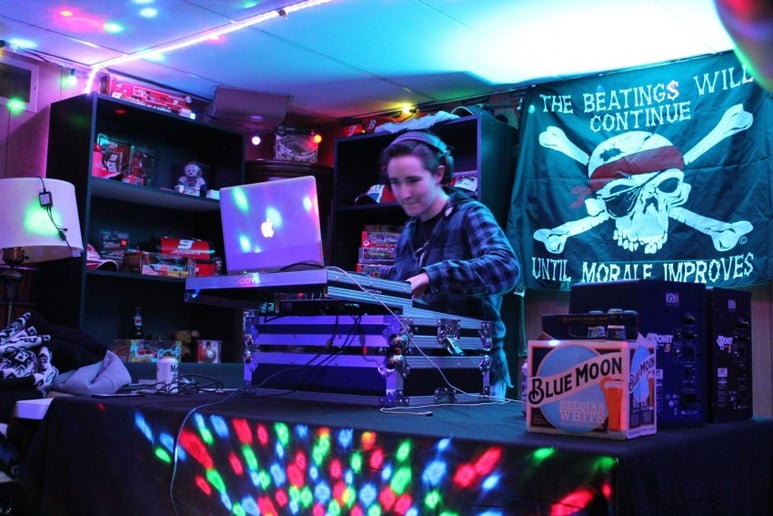 Gallery photo 1 of DJ Nuzzles