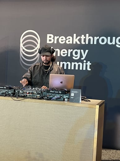 Gallery photo 1 of DJ OGWebbie