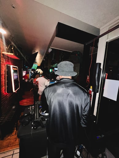 Gallery photo 3 of DJ Ollie