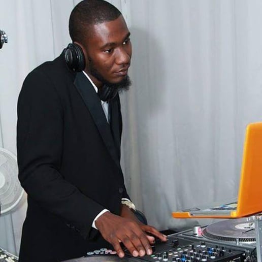 Gallery photo 1 of Dj Oneluv