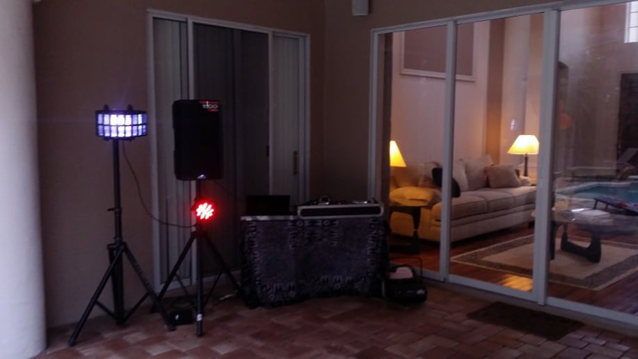 Gallery photo 3 of DJ Parys