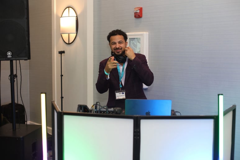 Gallery photo 2 of DJ Paul Anthony