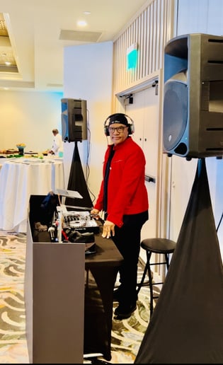 Gallery photo 5 of Dj Peace Piano