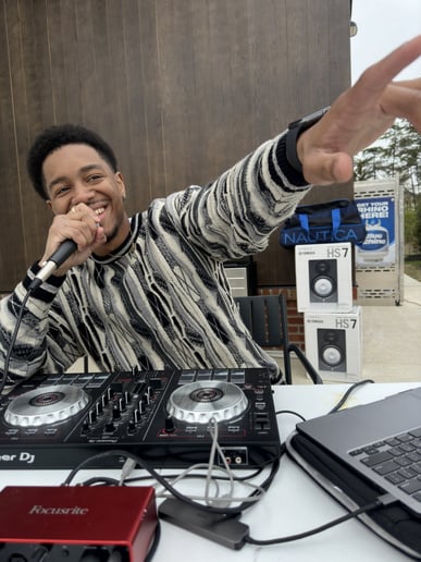 Gallery photo 4 of DJ PhillyPhill