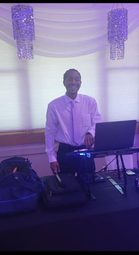 Gallery photo 3 of DJ PhillyPhill