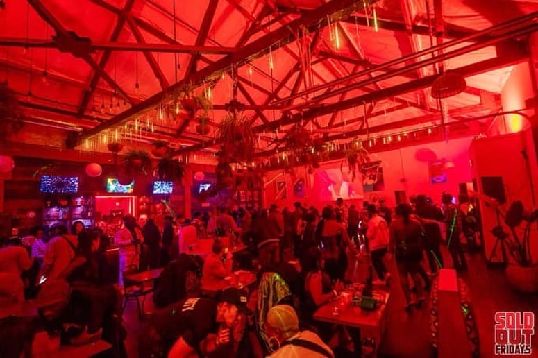 Gallery photo 2 of DJ PiZ - The sauce is in the mix