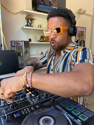 Gallery photo 12 of DJ Prodigy