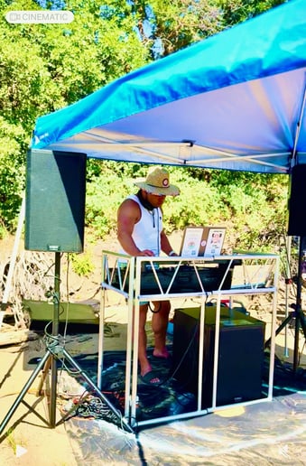 Gallery photo 2 of DJ OMG