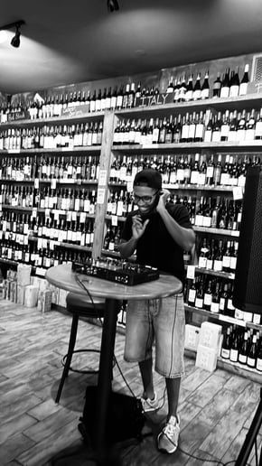 Gallery photo 3 of Dj Quan