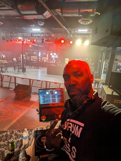 Gallery photo 2 of DJ Quanta Ent