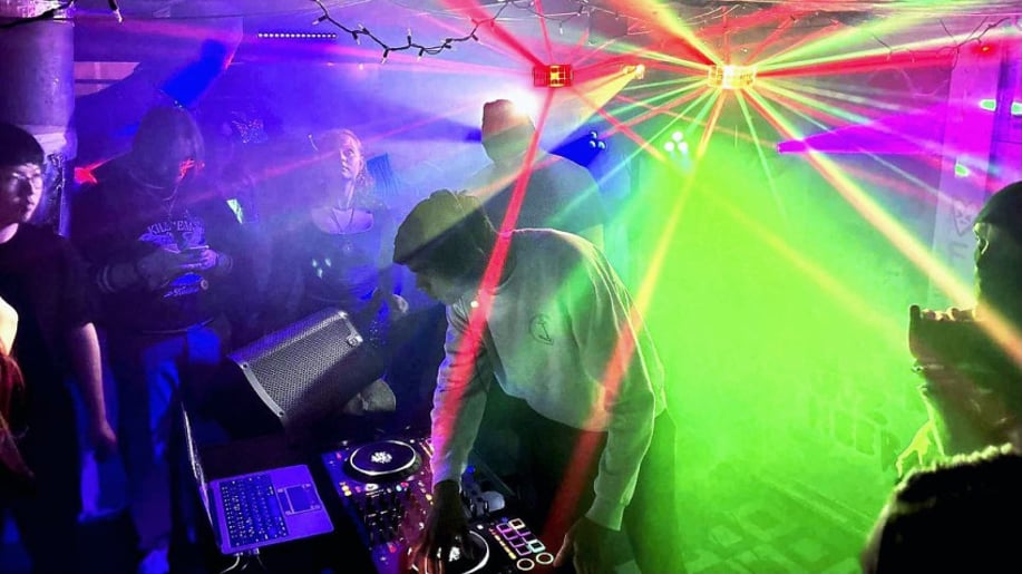 Gallery photo 1 of DJ Raj