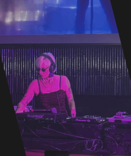 Gallery photo 21 of DJ Reggie Y2K
