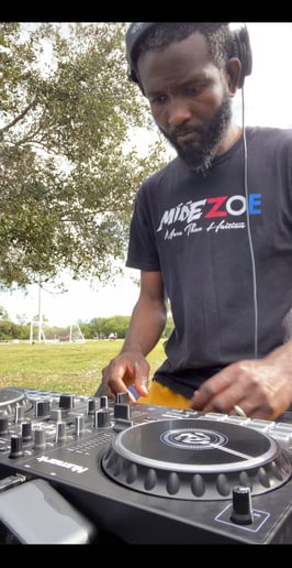 Gallery photo 1 of DJ ResQ