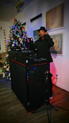 Gallery photo 6 of DJ Retro