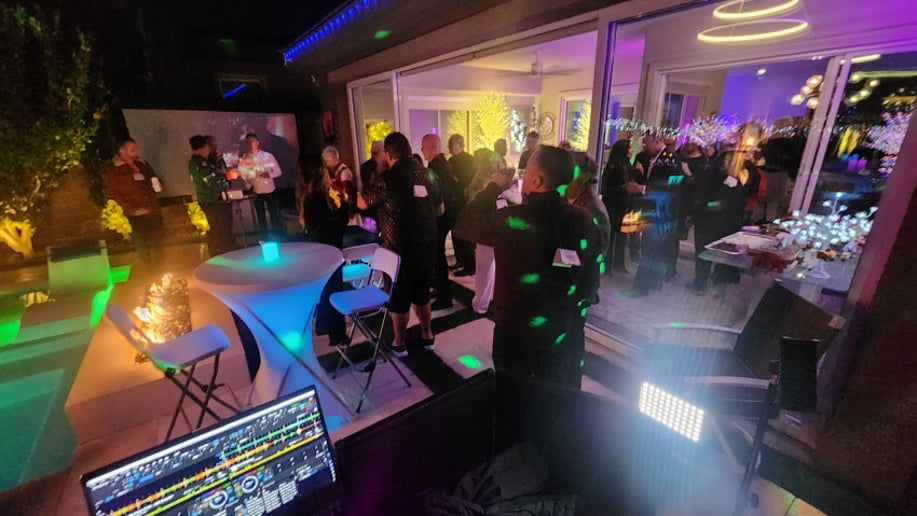 Gallery photo 7 of DJ Retro