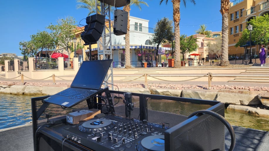 Gallery photo 9 of DJ Retro