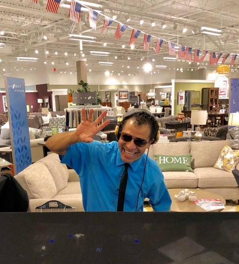 Gallery photo 7 of DJ Rich Rob