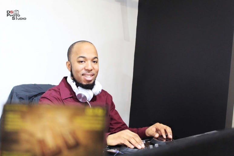 Gallery photo 4 of DJ Rj