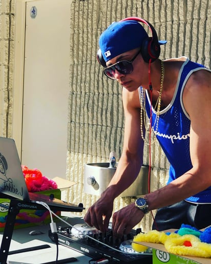 Gallery photo 3 of Dj Robbie J