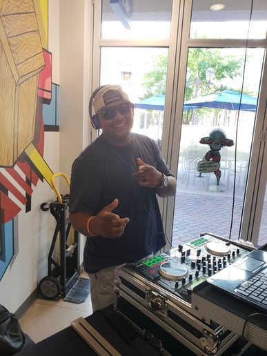 Gallery photo 6 of DJ Ron M.