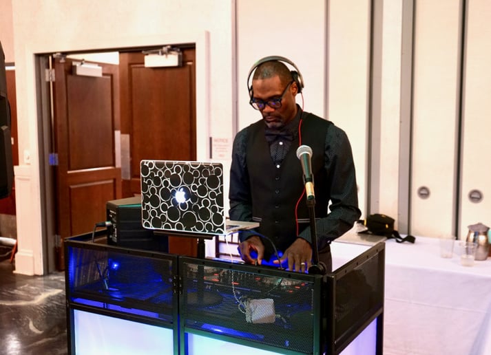 Gallery photo 6 of DJ Royal Singleton