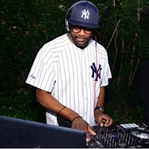 Gallery photo 7 of DJ Royal Singleton