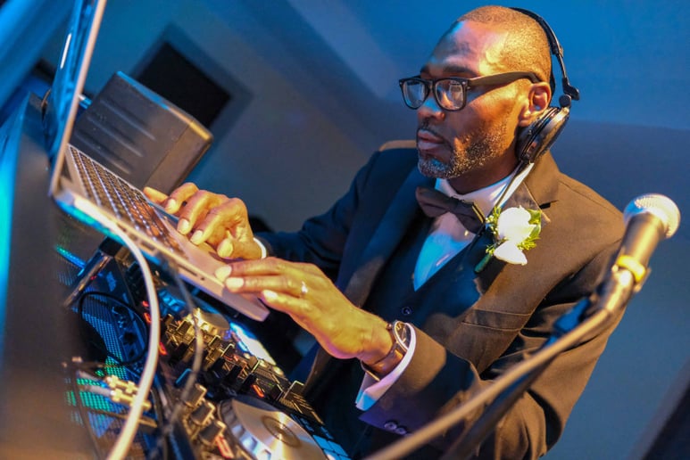 Gallery photo 9 of DJ Royal Singleton