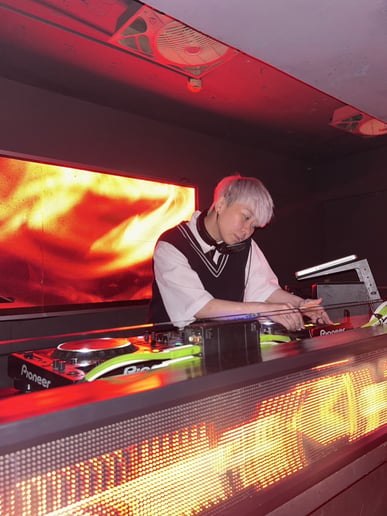 Gallery photo 9 of DJ S – Wedding, Party & Event DJ