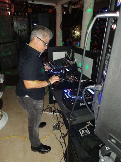 Gallery photo 3 of Dj' s  Yngrid