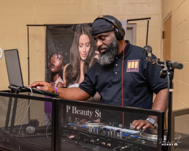 Gallery photo 1 of Dj Sam